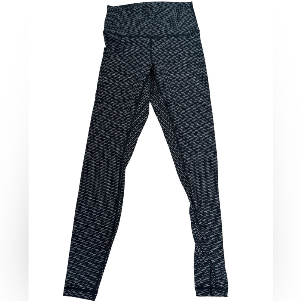 Lululemon Wunder Under black pattern style sz 6 28”